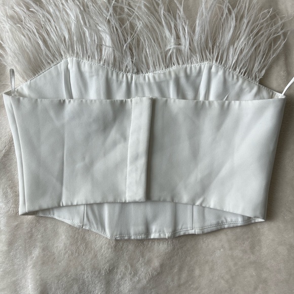 Zara White Feather Corset - Picture 2 of 4